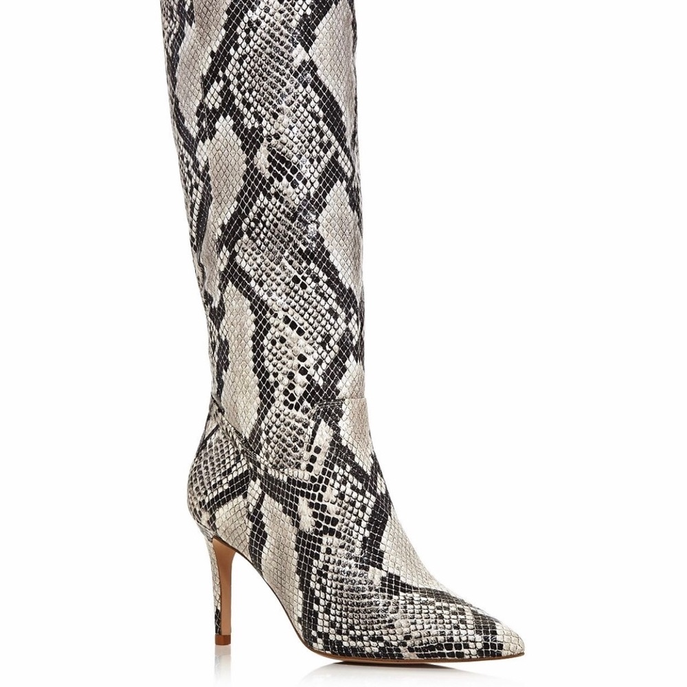 🌸Snakeskin Knee High Boots🌸